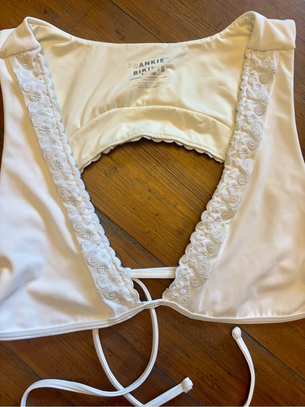 NWOT Frankie’s bikinis white embroidered swim top